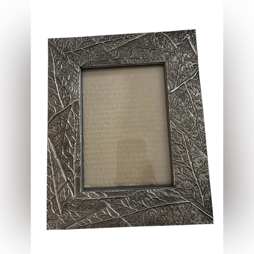 Intricate Silver Leaf Design Picture Frame Broyhill